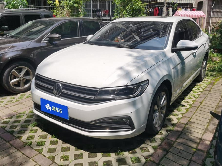 VOLKSWAGEN BORA 2021