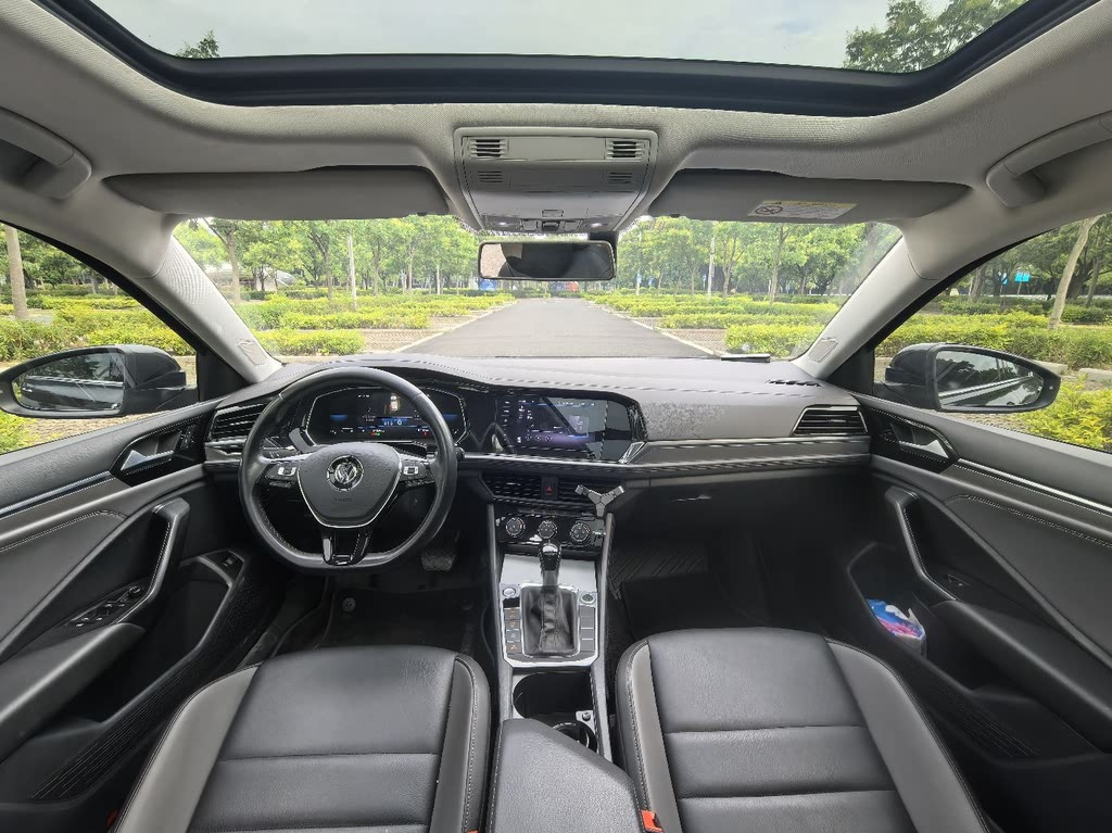 VOLKSWAGEN SAGITAR 2021