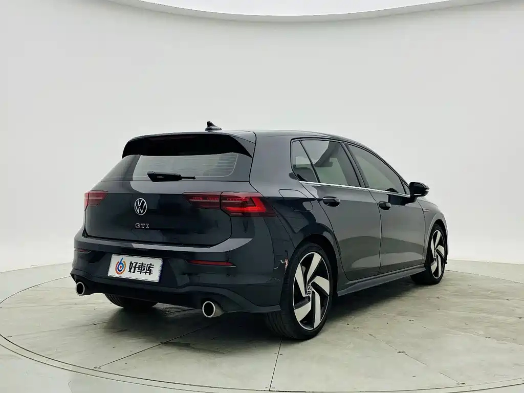 VOLKSWAGEN GOLF 2021