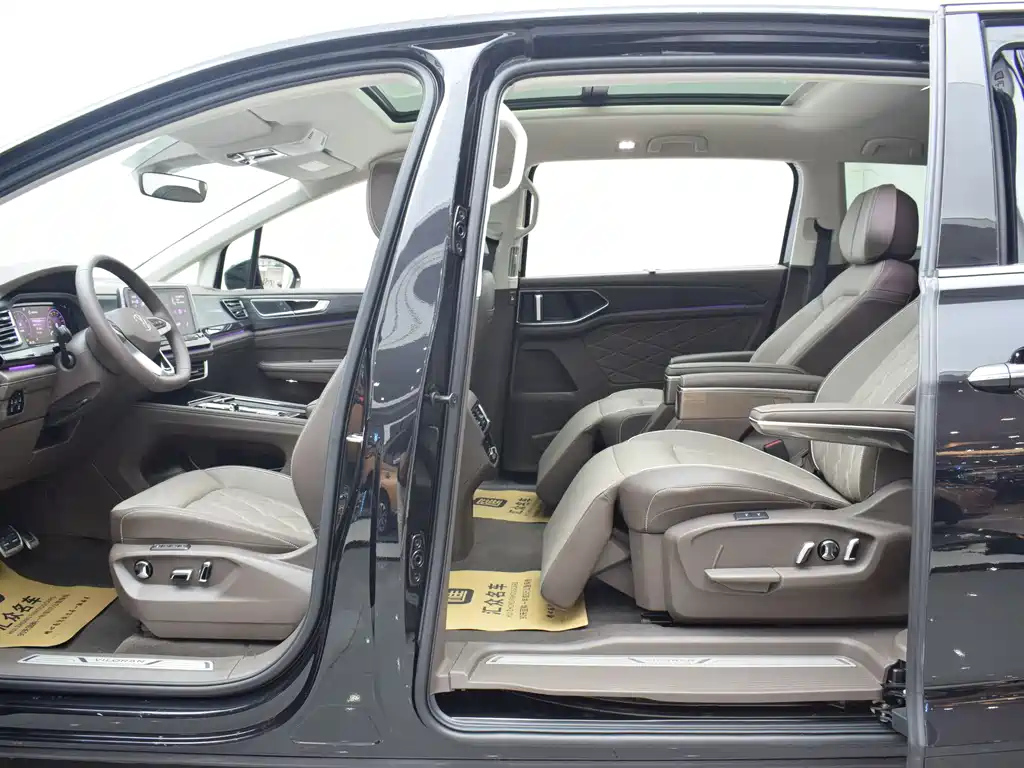 VOLKSWAGEN VILORAN 2024