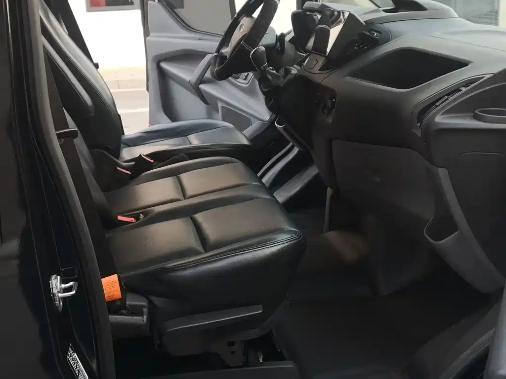 FORD TRANSIT 2022