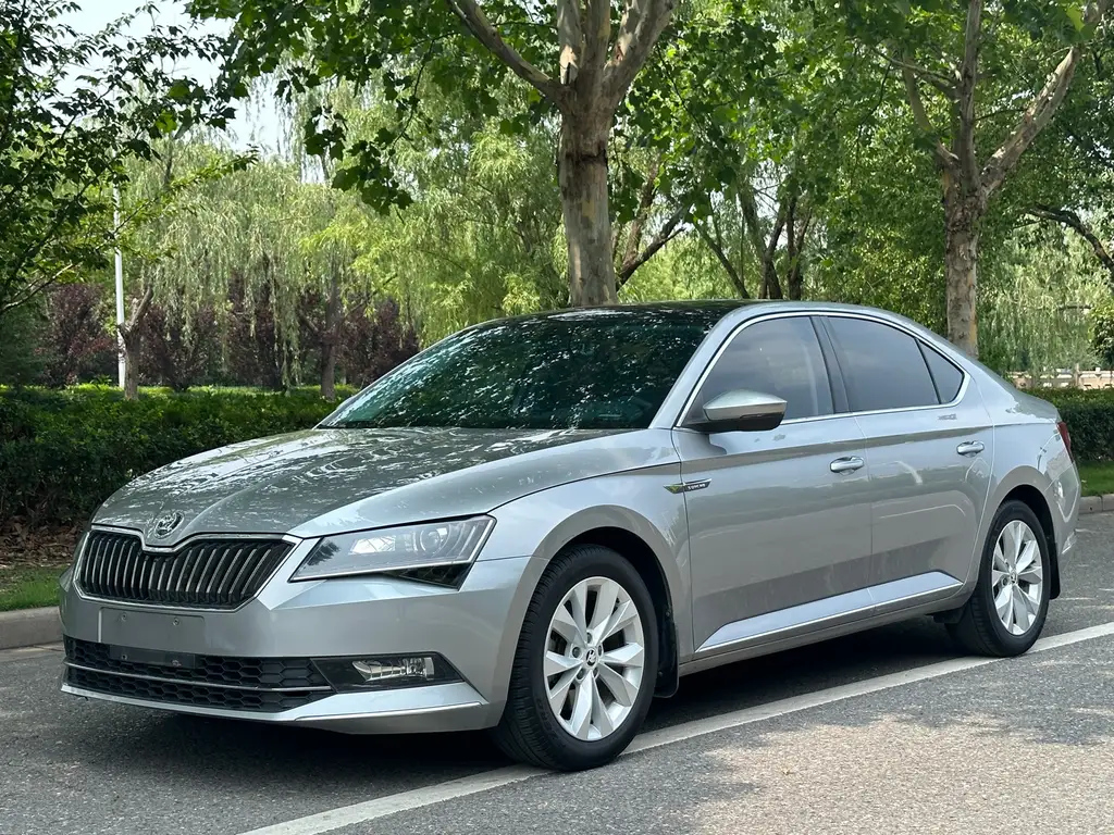 SKODA SUPERB 2018