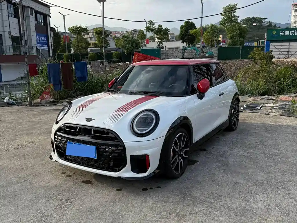 MINI JCW 2025