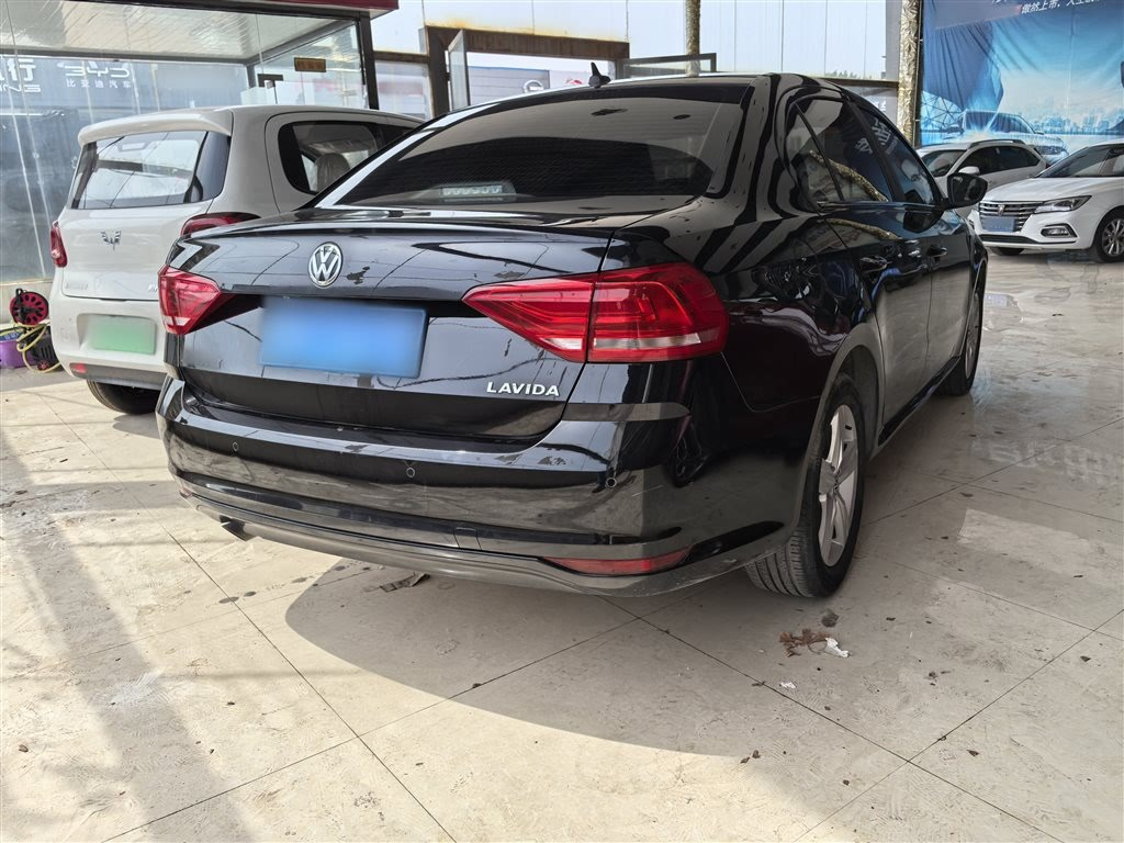 VOLKSWAGEN LAVIDA 2017