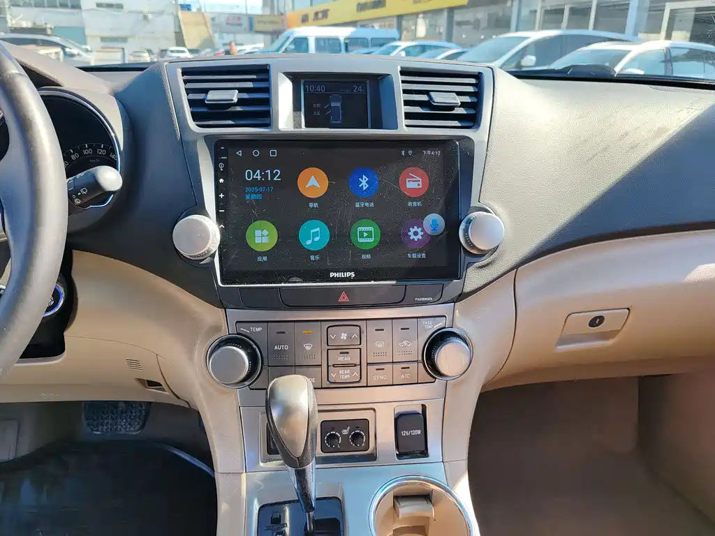 TOYOTA HIGHLANDER 2012