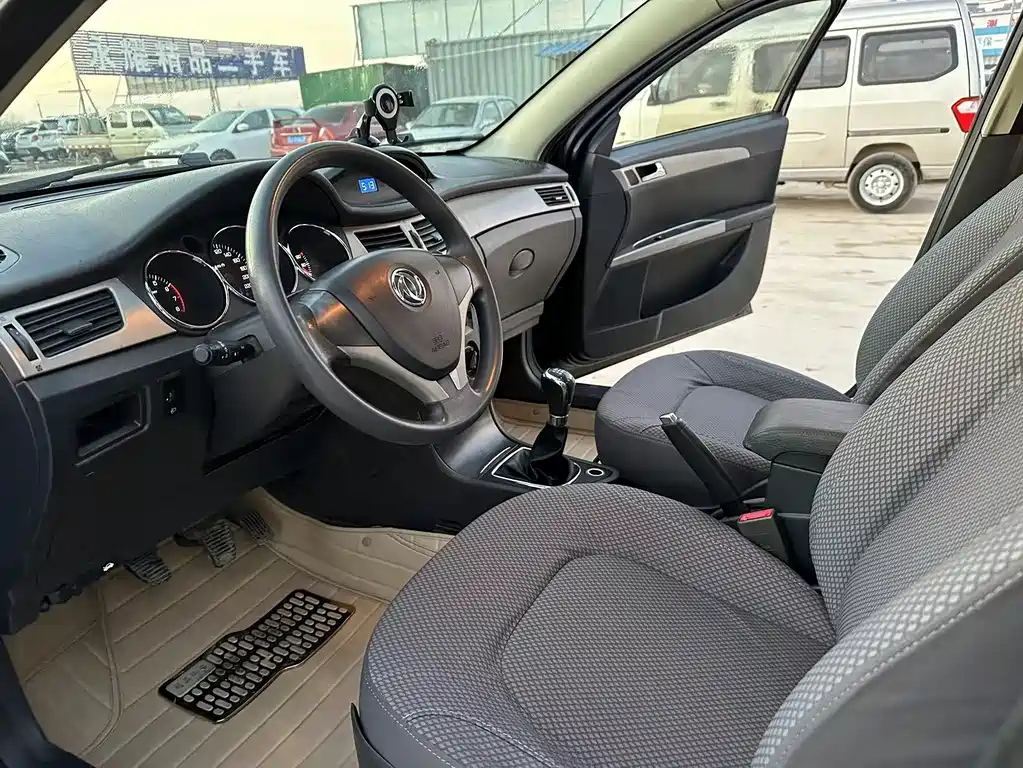 DONGFENG AEOLUS S30 2014