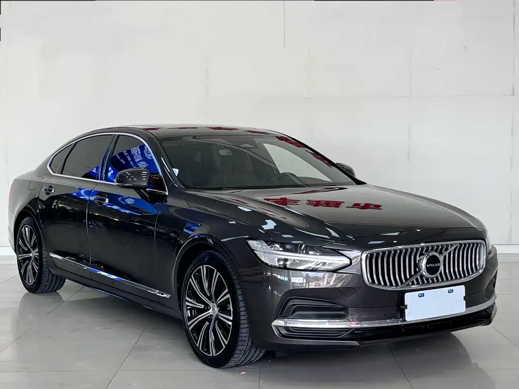 VOLVO S90 2023