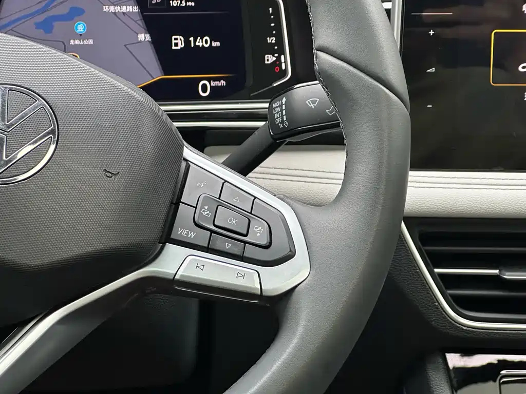 VOLKSWAGEN TIGUAN L 2024