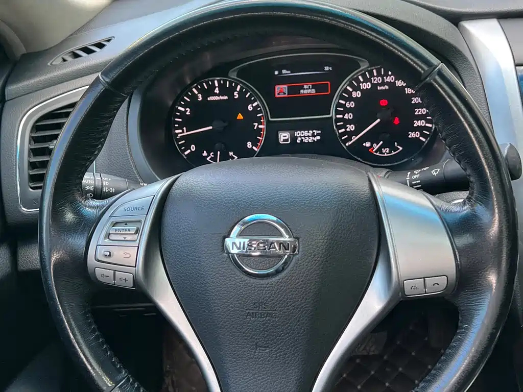 NISSAN TEANA 2015