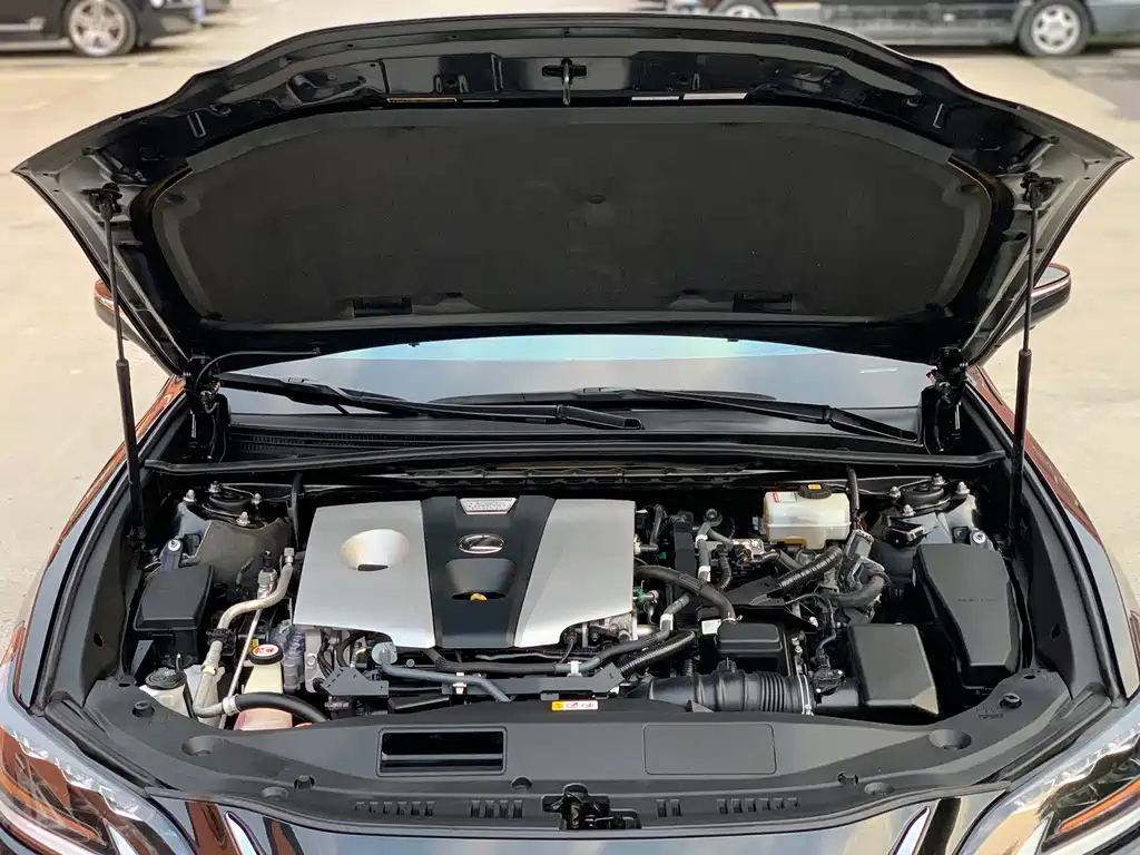 LEXUS ES 2018