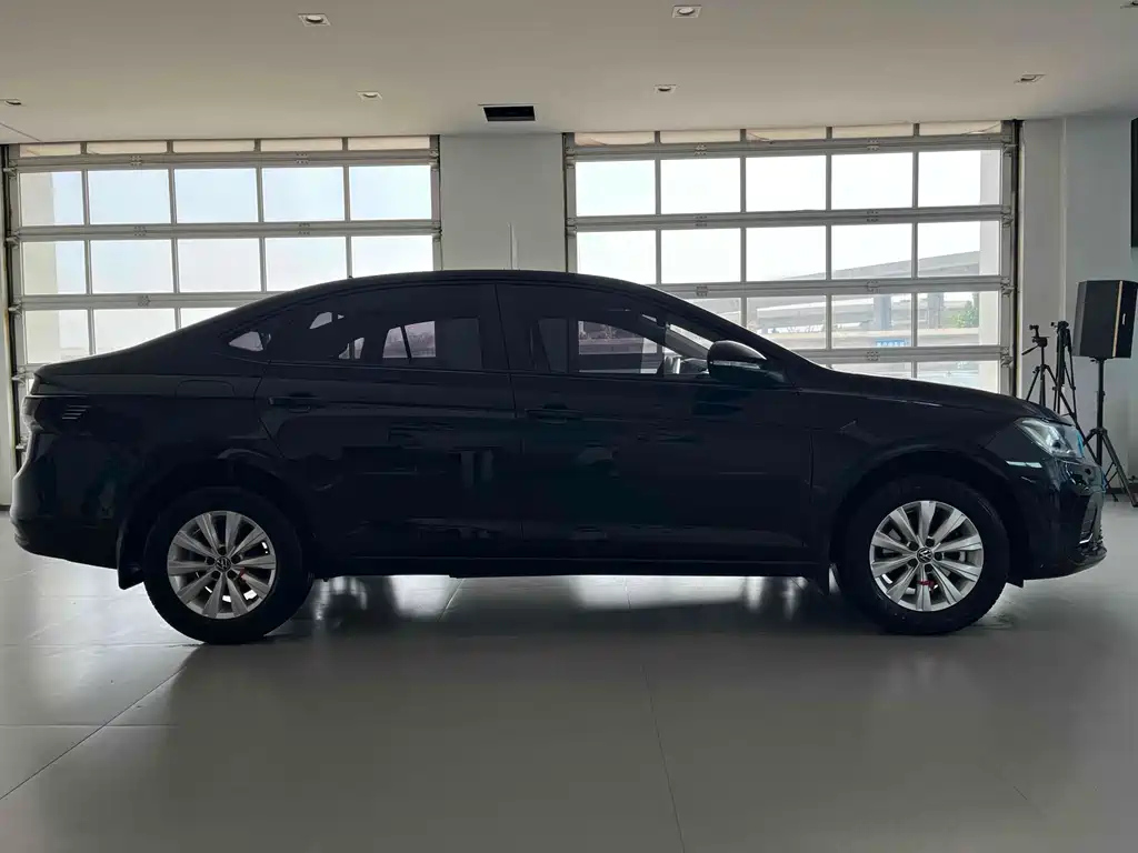VOLKSWAGEN LAVIDA 2024