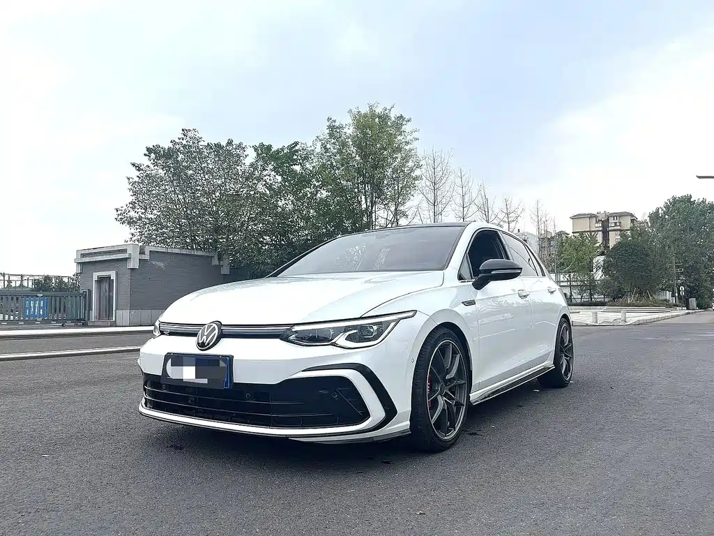 VOLKSWAGEN GOLF 2021
