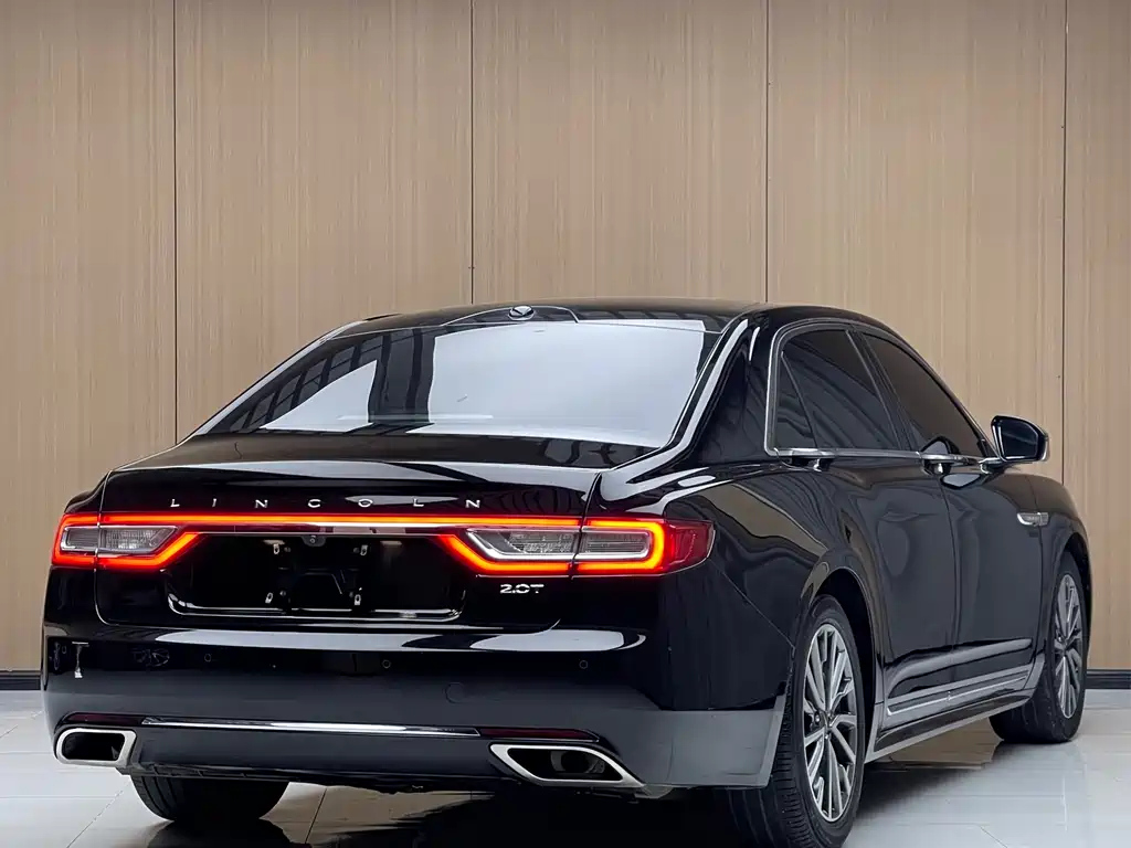 LINCOLN CONTINENTAL 2017