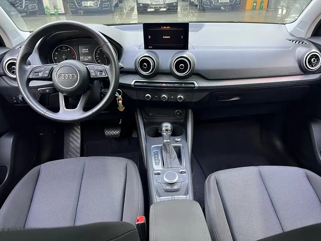 AUDI Q2L 2018
