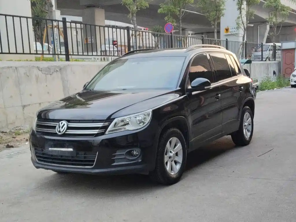 VOLKSWAGEN TIGUAN 2012