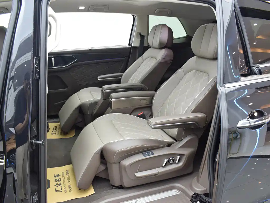 VOLKSWAGEN VILORAN 2024