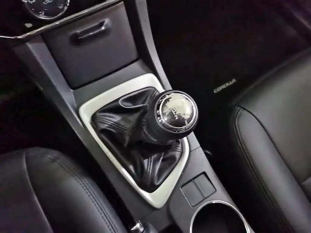 TOYOTA COROLLA 2014