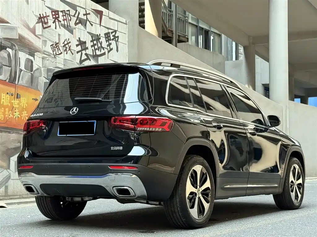 MERCEDES BENZ GLB 2023