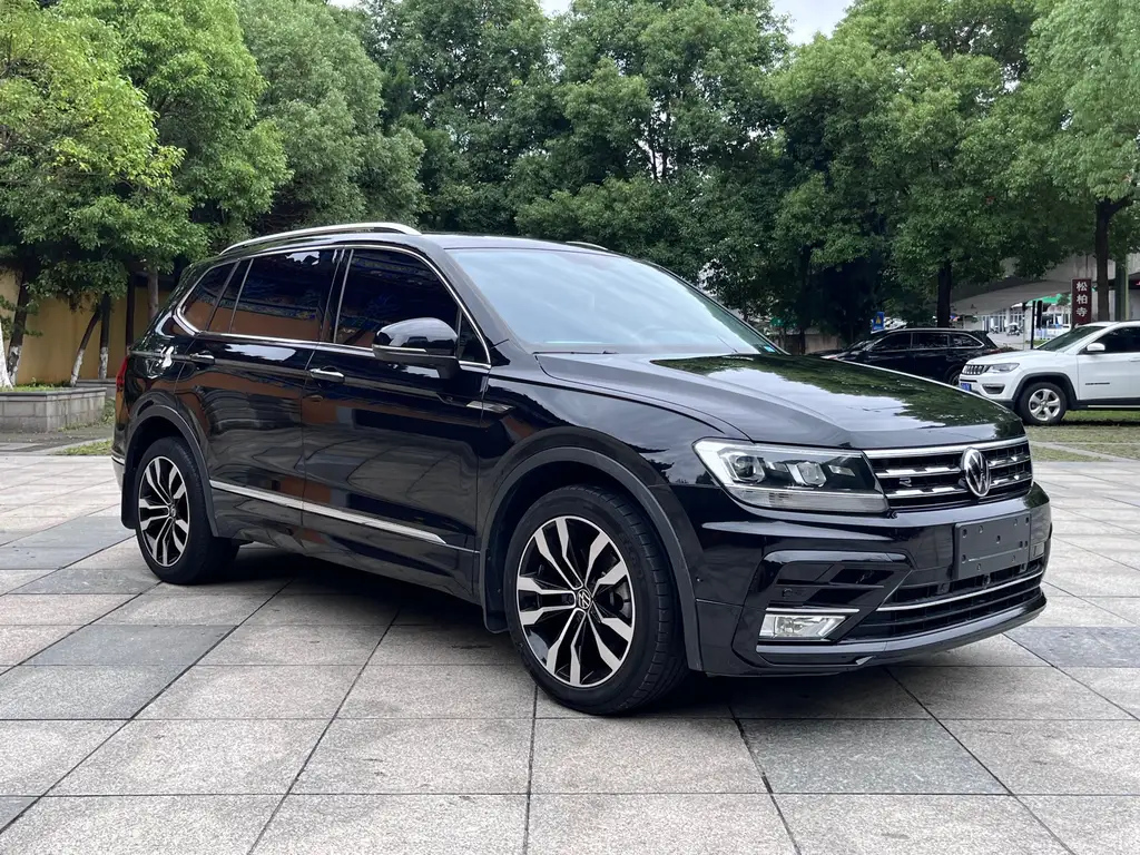 VOLKSWAGEN TIGUAN L 2021