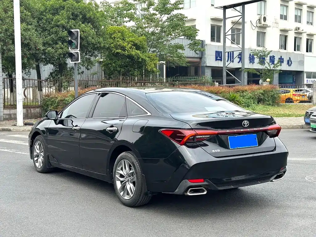 TOYOTA AVALON 2022