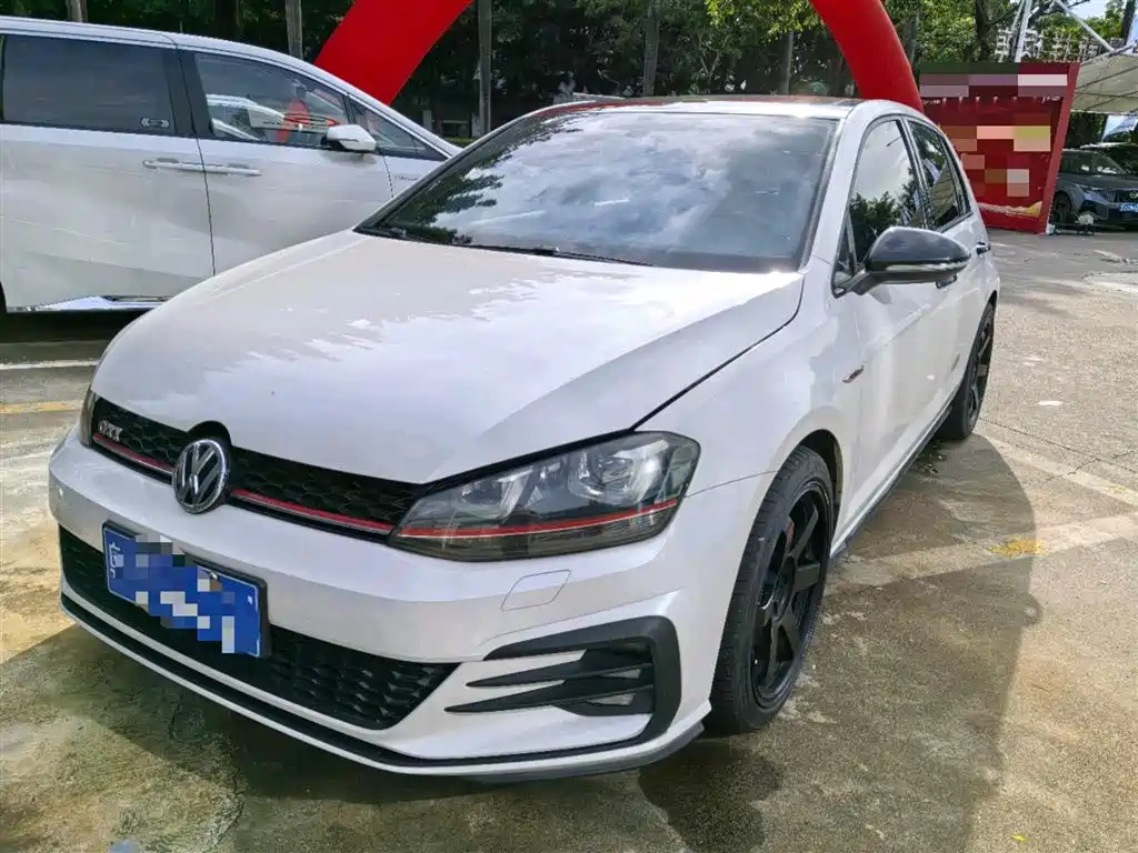 VOLKSWAGEN GOLF GTI 2016