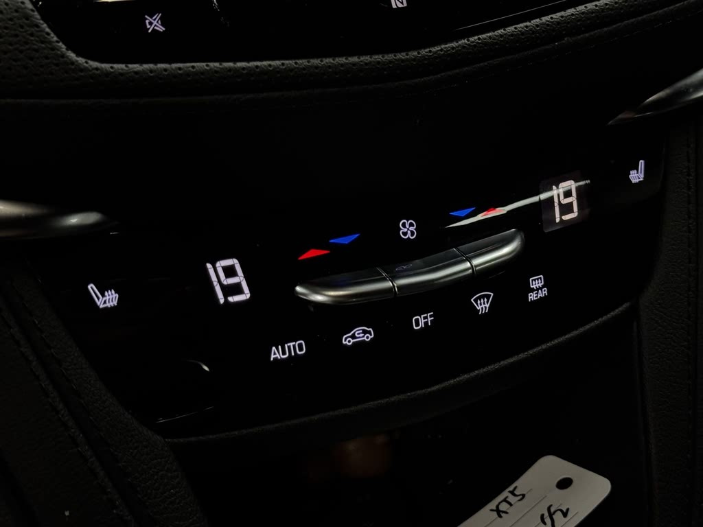 CADILLAC XT5 2021