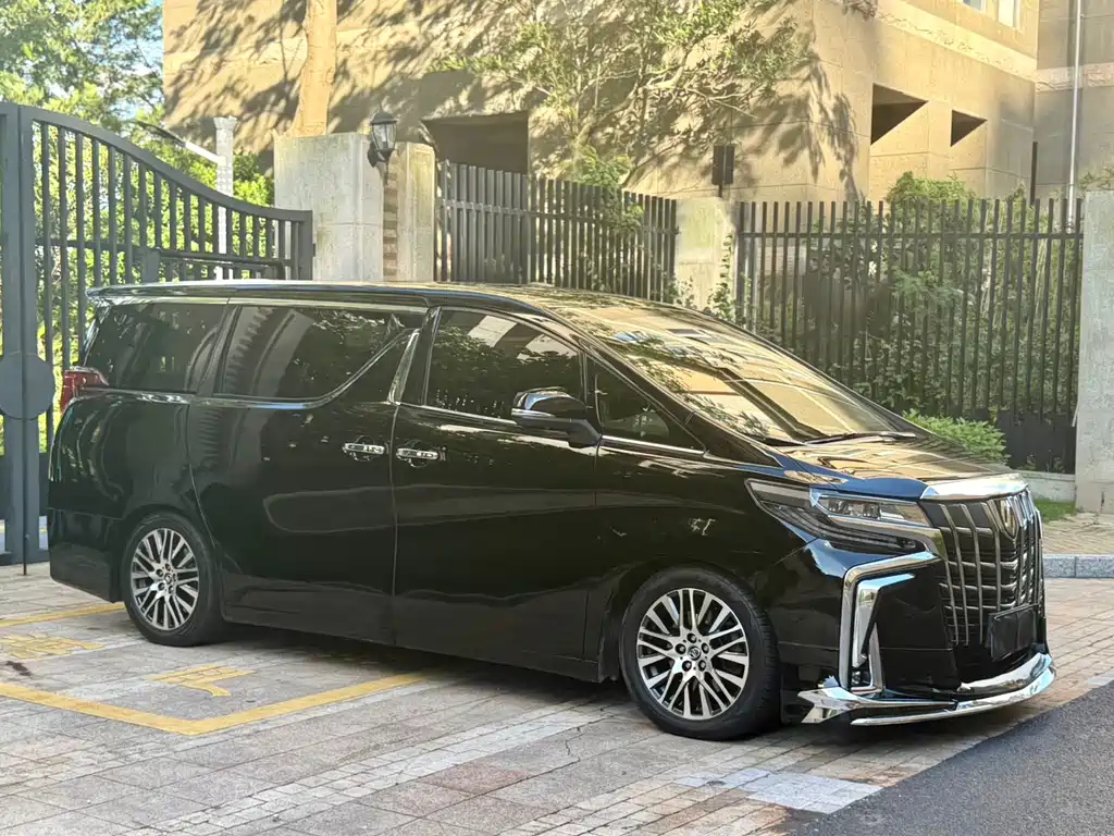 TOYOTA ALPHARD 2018