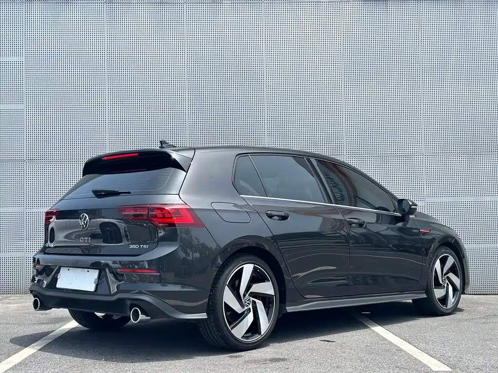 VOLKSWAGEN GOLF GTI 2021