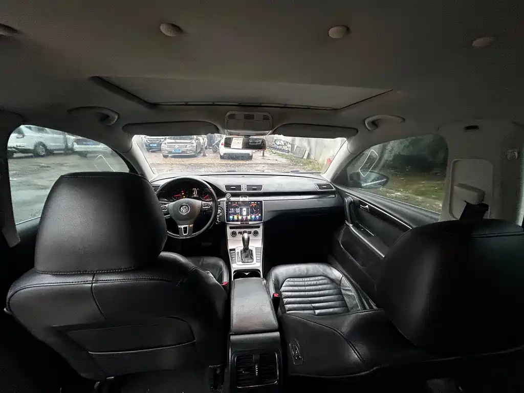 VOLKSWAGEN MAGOTAN 2013