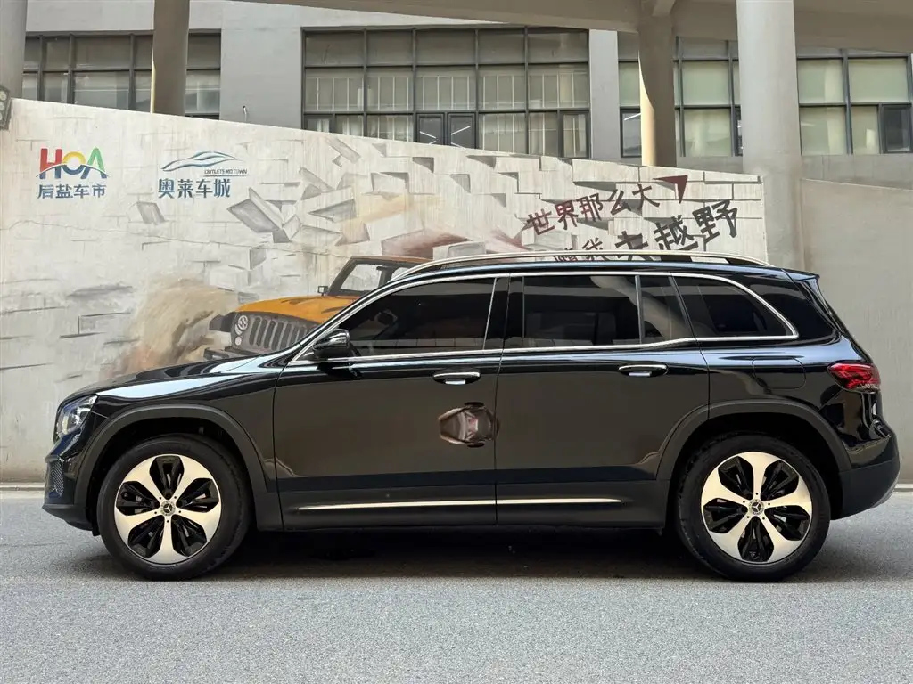 MERCEDES BENZ GLB 2023