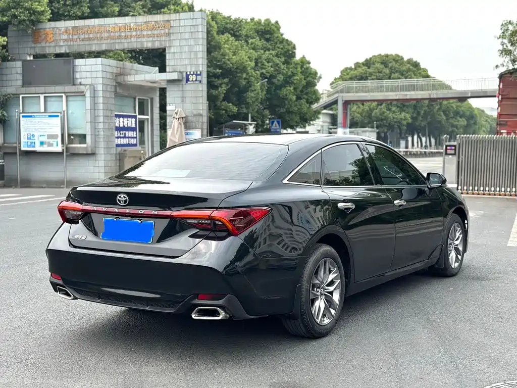TOYOTA AVALON 2022