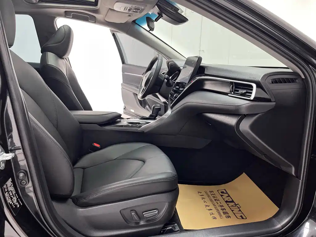 TOYOTA CAMRY 2023
