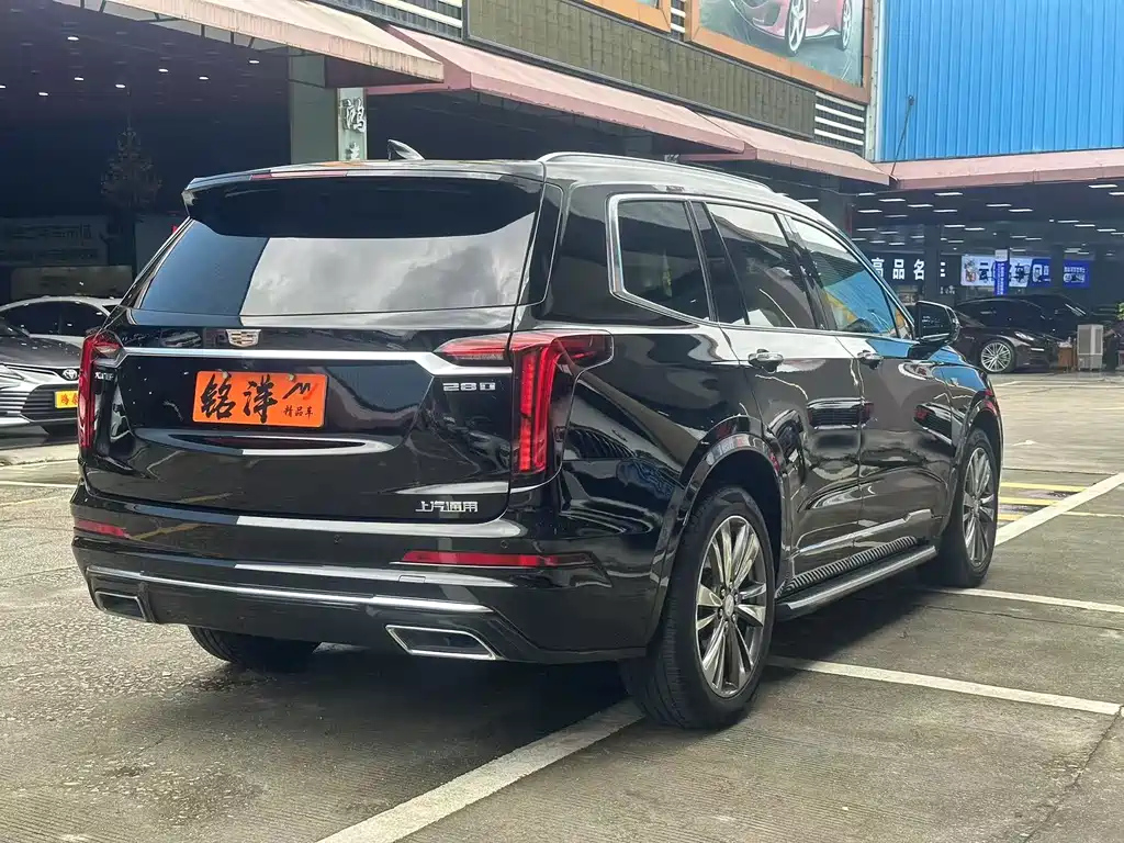 CADILLAC XT6 2021
