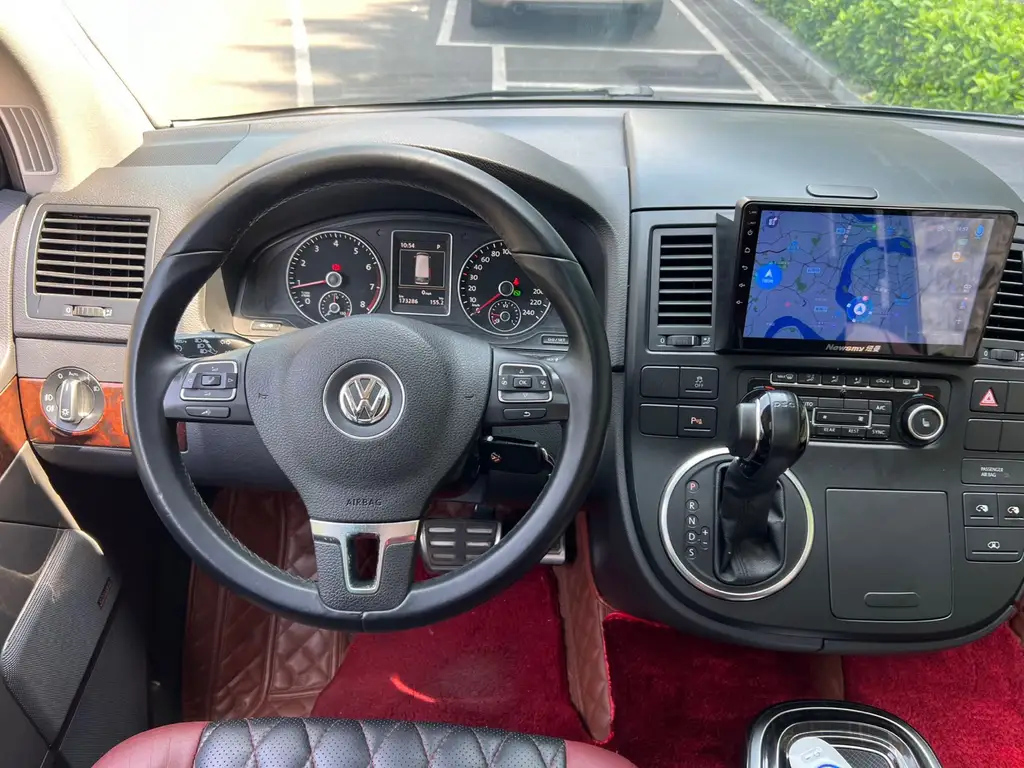 VOLKSWAGEN MULTIVAN 2012