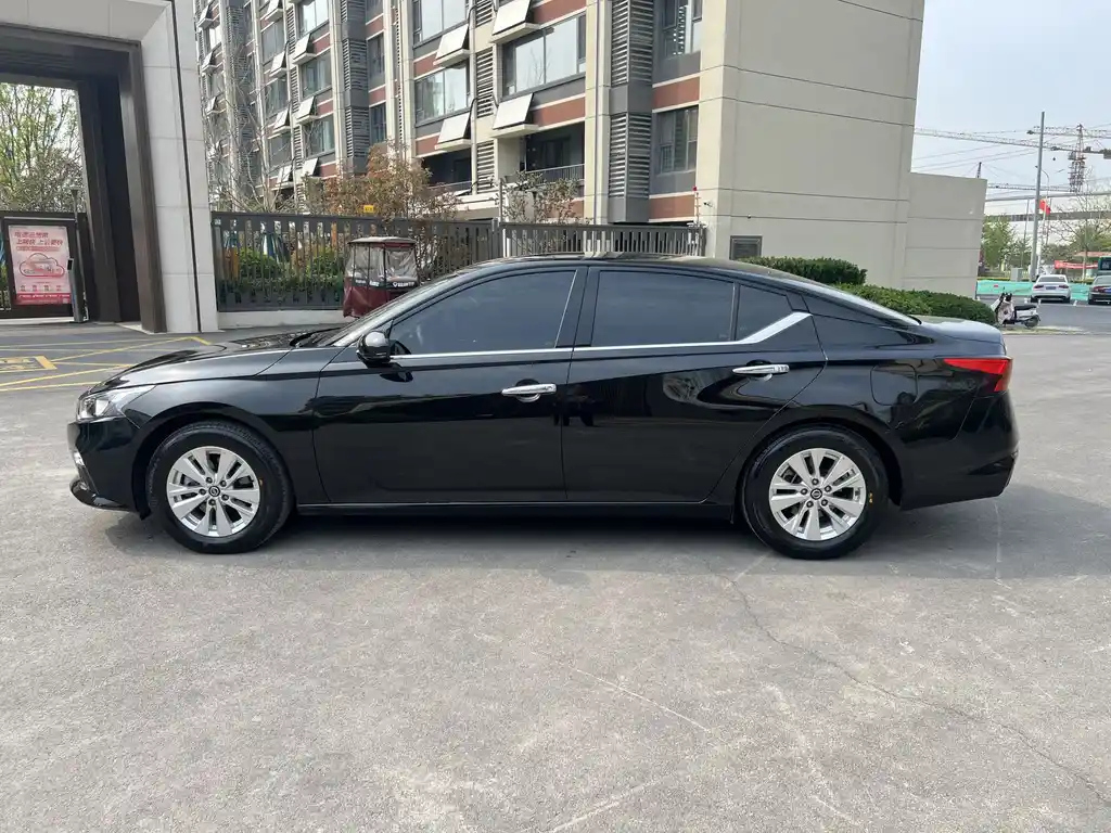 NISSAN TEANA 2021