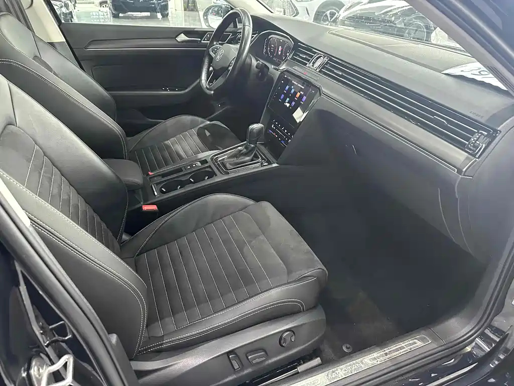 VOLKSWAGEN MAGOTAN 2020