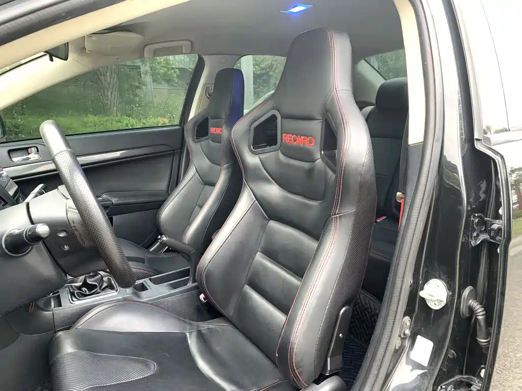 MITSUBISHI LANCER EX 2010