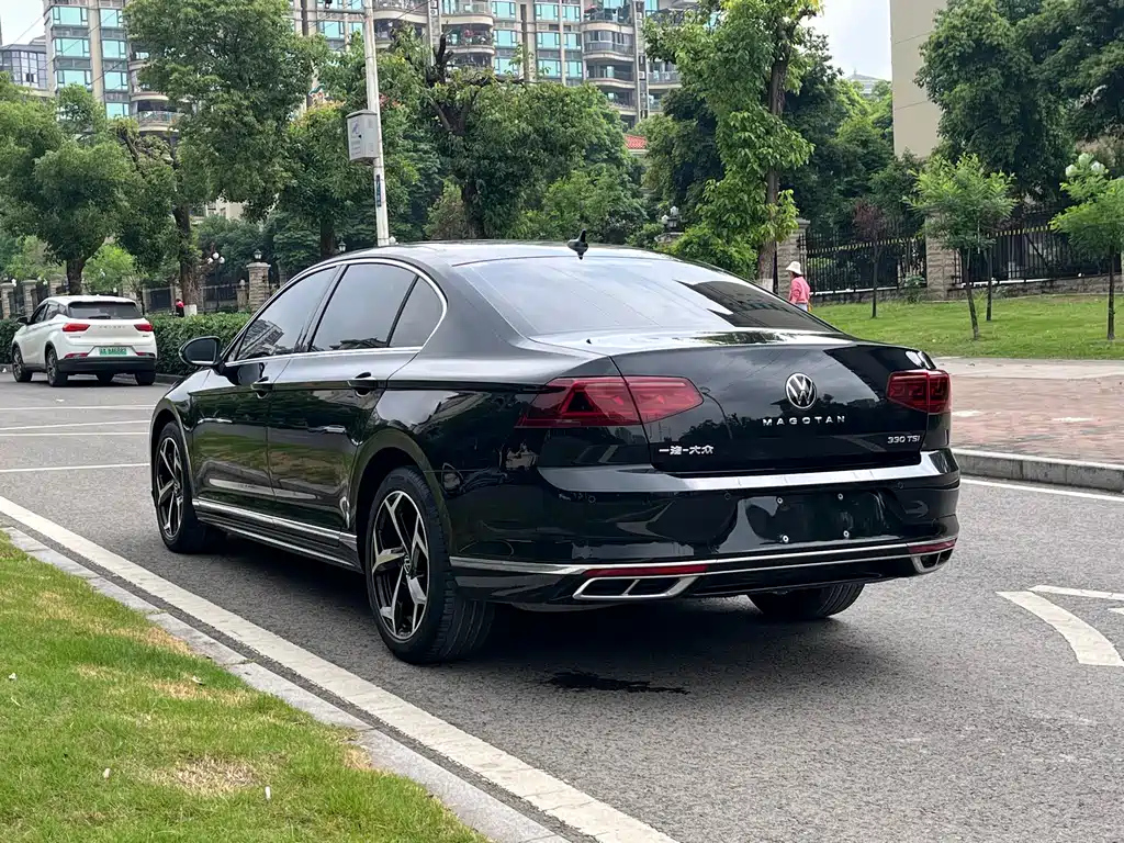 VOLKSWAGEN MAGOTAN 2023