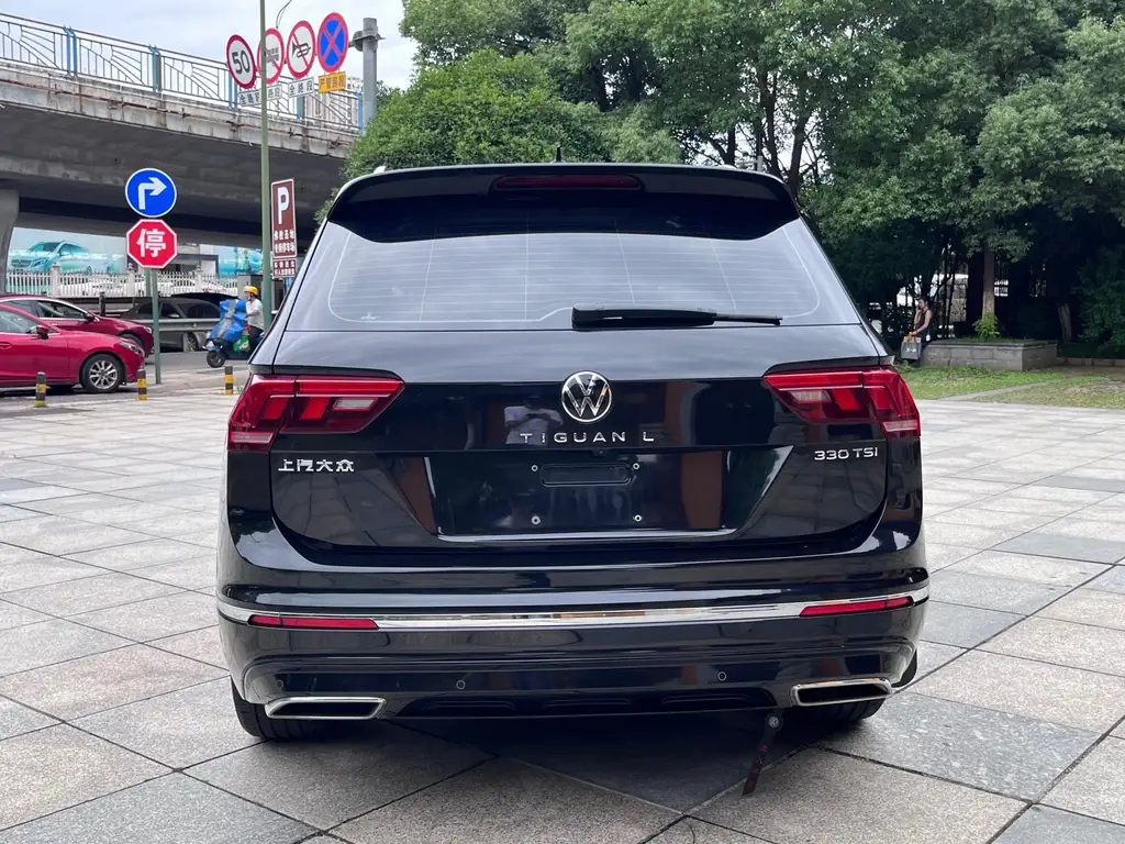 VOLKSWAGEN TIGUAN L 2021