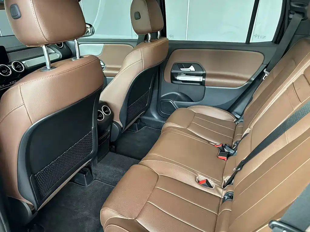 MERCEDES BENZ GLB 2024