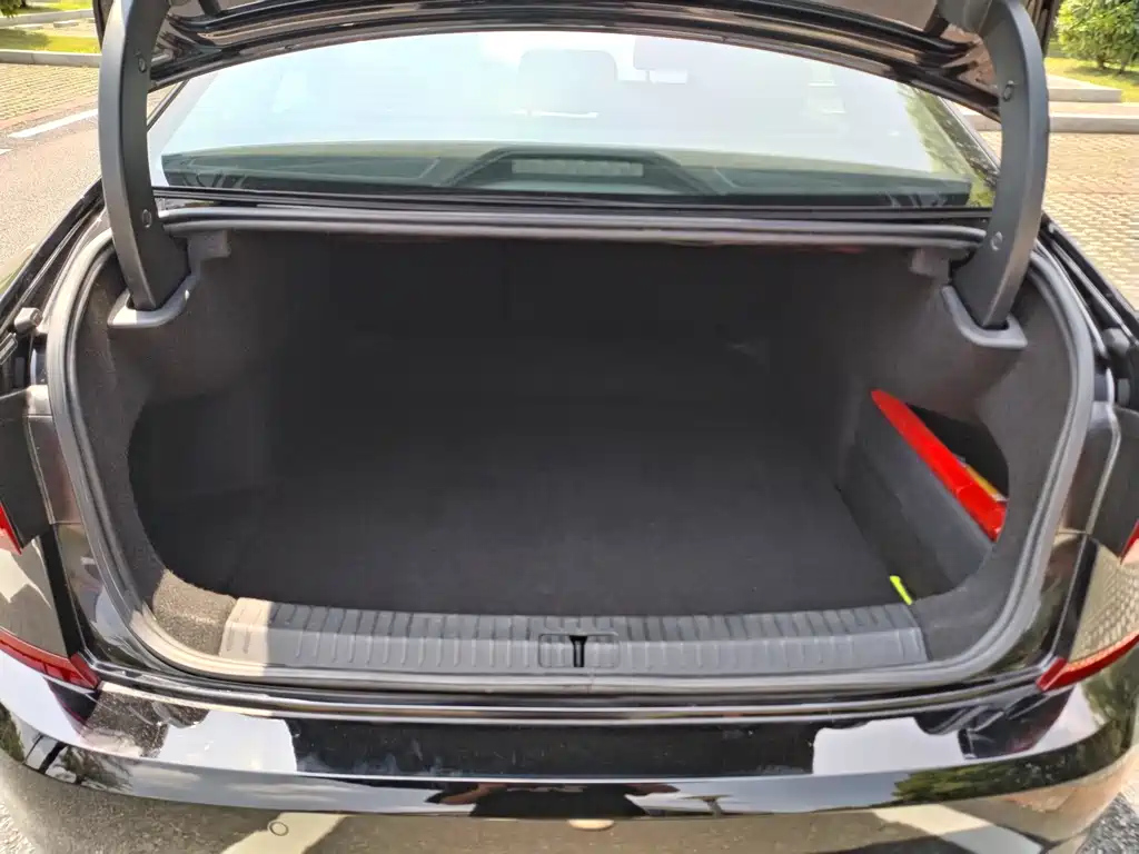 VOLKSWAGEN PASSAT 2022