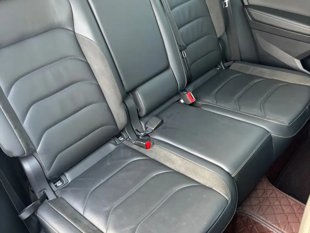 VOLKSWAGEN TIGUAN L 2021