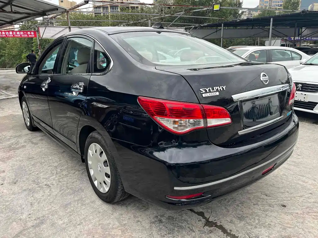 NISSAN SYLPHY 2015