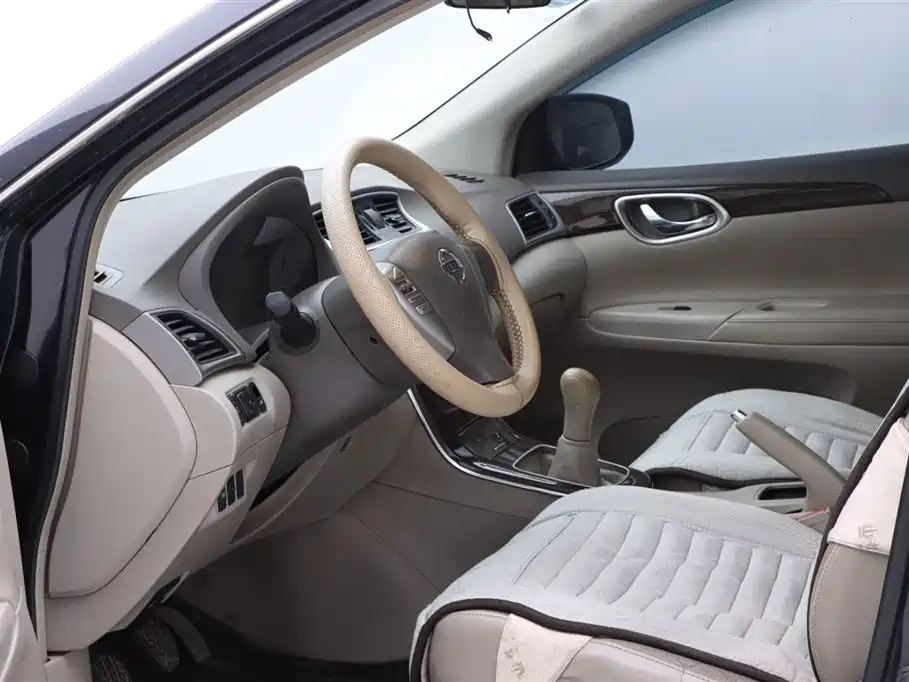 NISSAN SYLPHY 2013