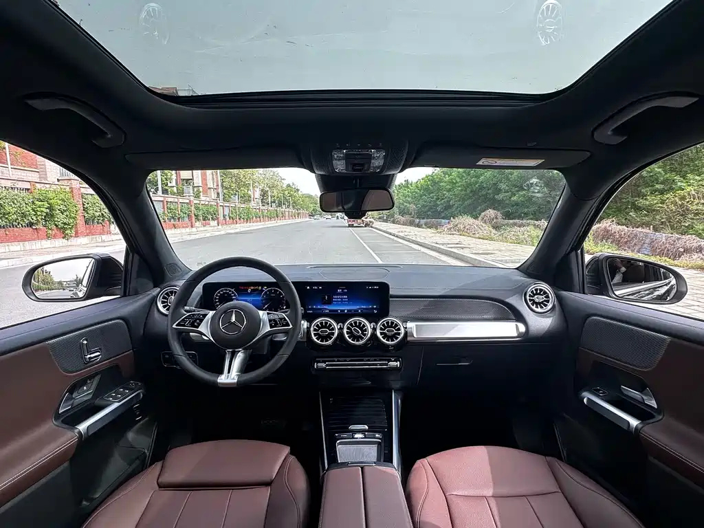 MERCEDES BENZ GLB 2024