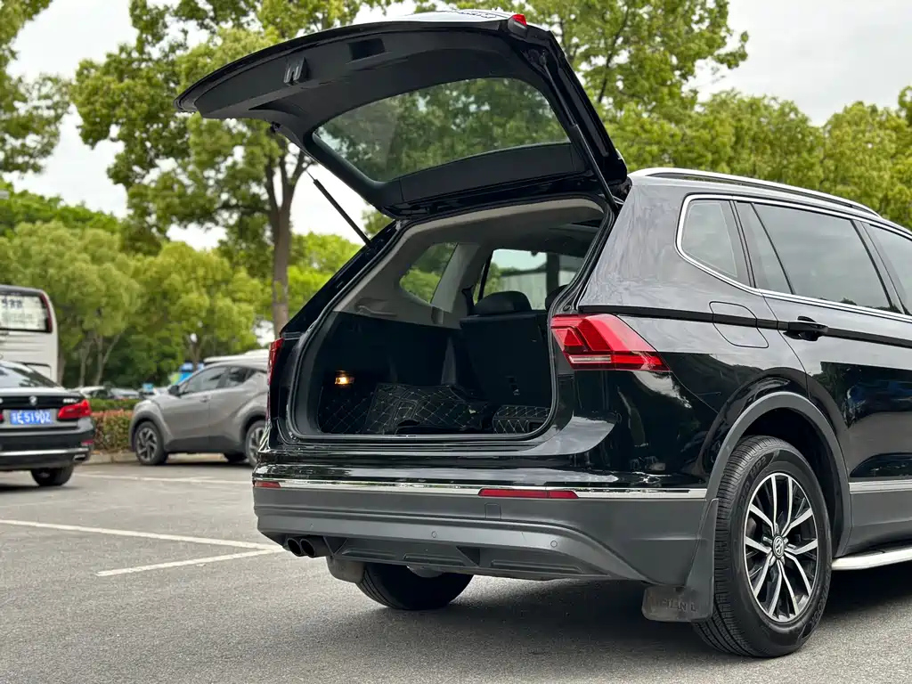 VOLKSWAGEN TIGUAN L 2017