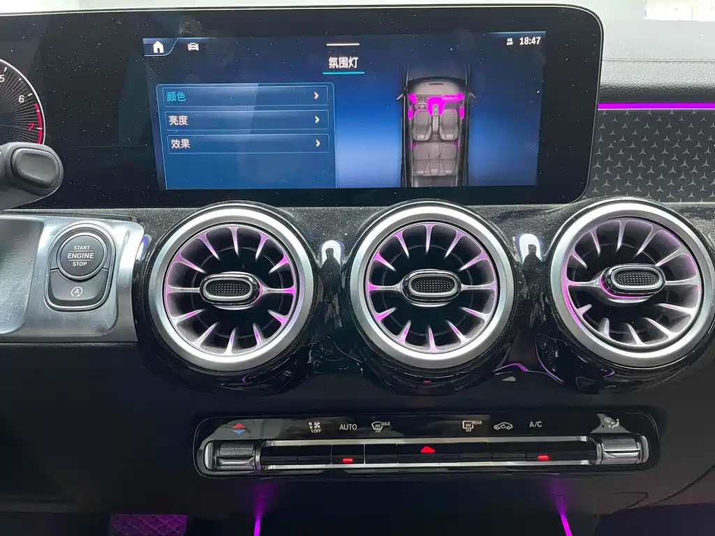 MERCEDES BENZ GLB 2024
