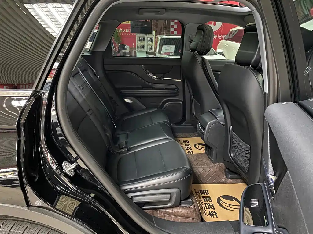 LINCOLN ADVENTURER 2022