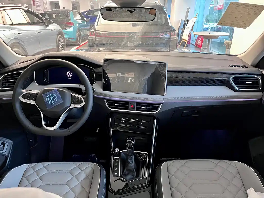 VOLKSWAGEN TAYRON 2023