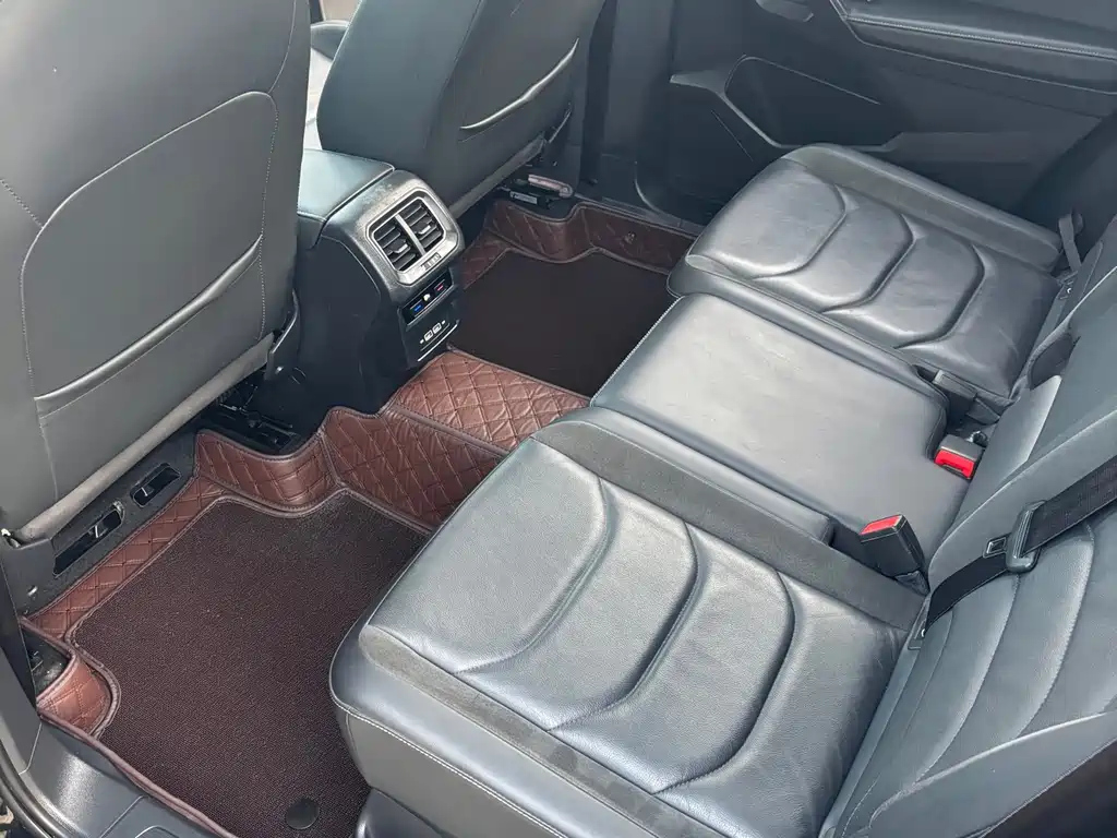 VOLKSWAGEN TIGUAN L 2021